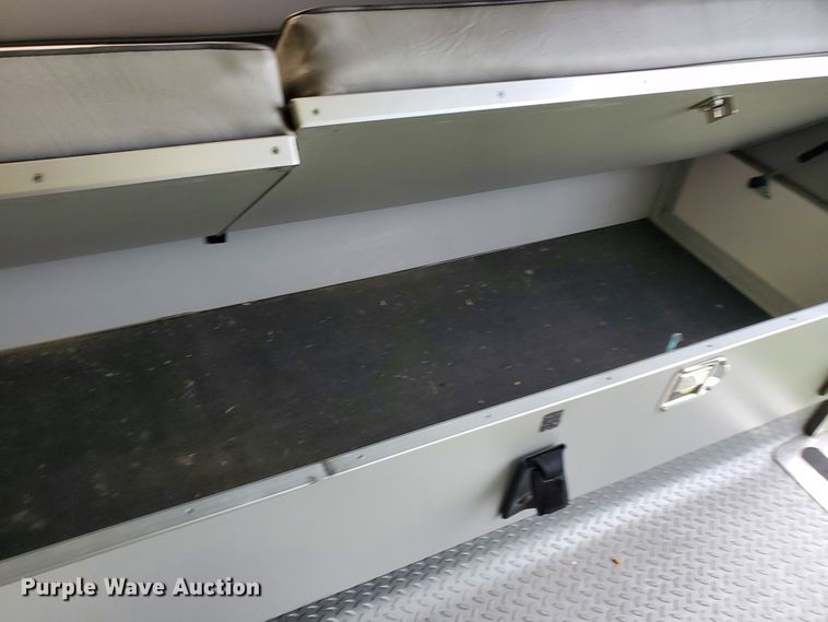 image for item DF7532 2000 Ford Econoline E450 Super Duty  ambulance