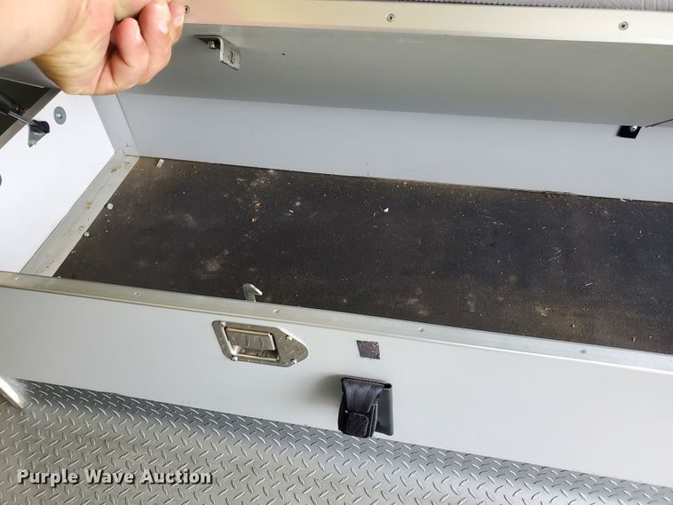 image for item DF7532 2000 Ford Econoline E450 Super Duty  ambulance