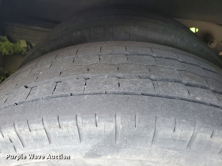 image for item DF7532 2000 Ford Econoline E450 Super Duty  ambulance