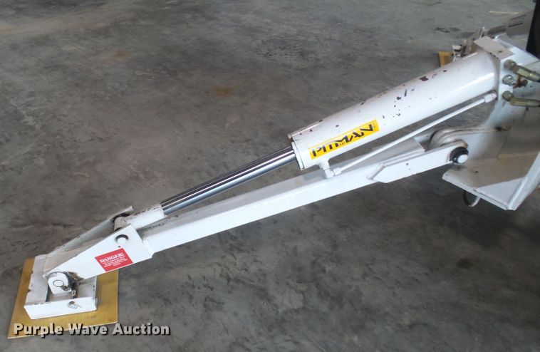 image for item DG1998 2003 Pitman 4000-T mini digger derrick