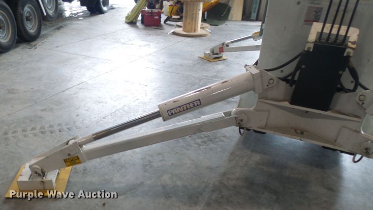 image for item DG1998 2003 Pitman 4000-T mini digger derrick