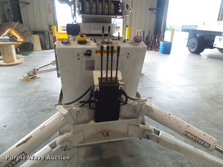 image for item DG1998 2003 Pitman 4000-T mini digger derrick