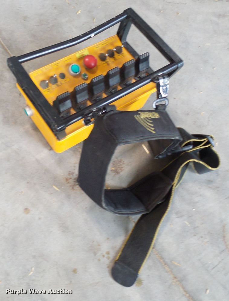 image for item DG1998 2003 Pitman 4000-T mini digger derrick