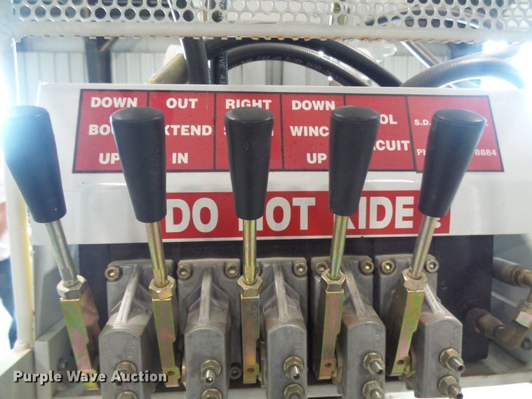 image for item DG1998 2003 Pitman 4000-T mini digger derrick