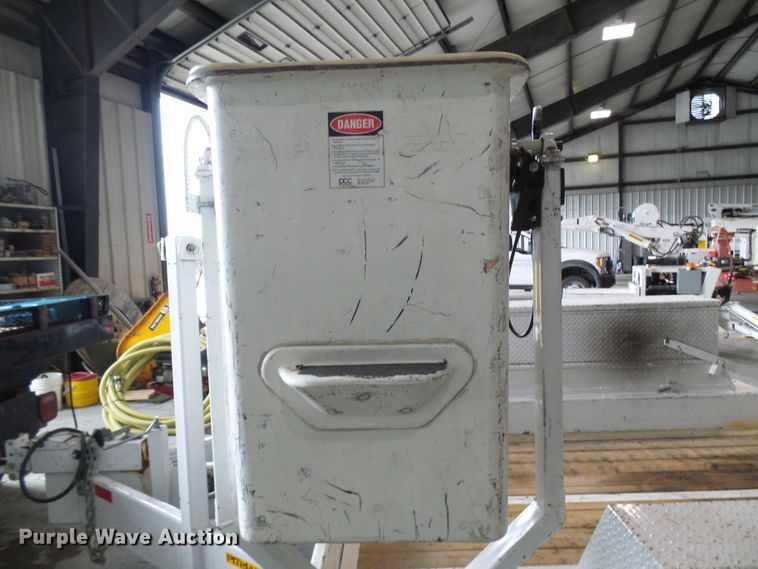 image for item DG1998 2003 Pitman 4000-T mini digger derrick