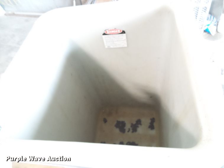 image for item DG1998 2003 Pitman 4000-T mini digger derrick