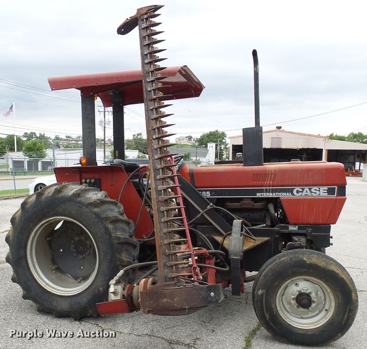 image for item DG2010 1990 Case IH 585  tractor