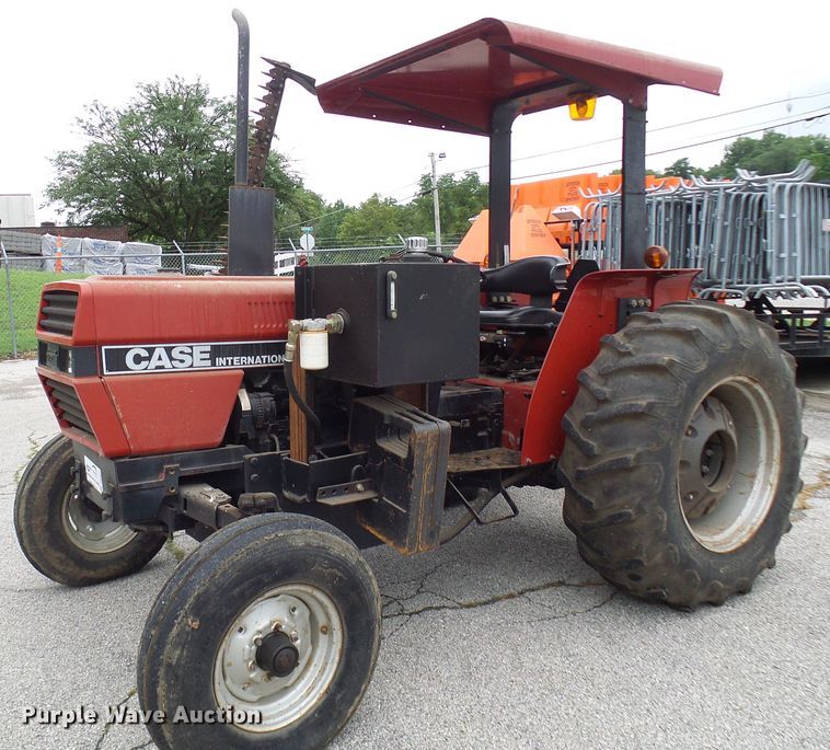 image for item DG2010 1990 Case IH 585  tractor