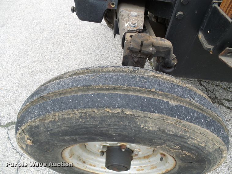 image for item DG2010 1990 Case IH 585  tractor