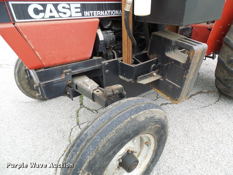 image for item DG2010 1990 Case IH 585  tractor