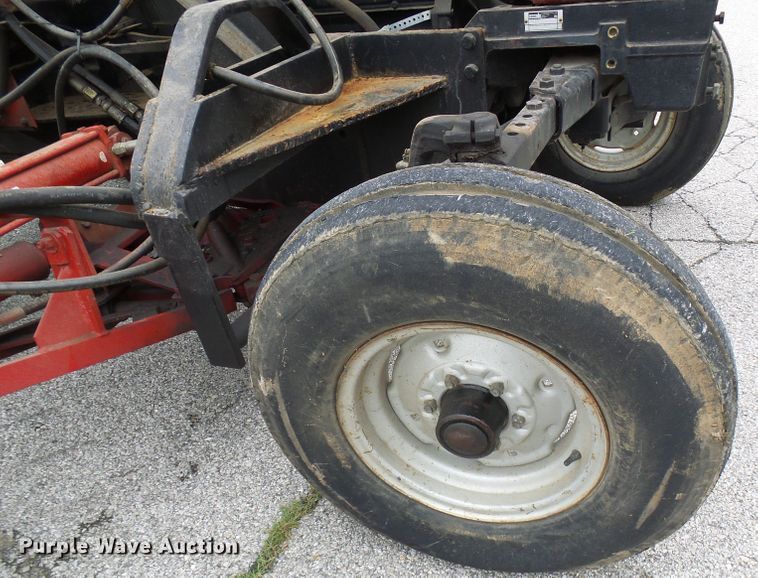 image for item DG2010 1990 Case IH 585  tractor