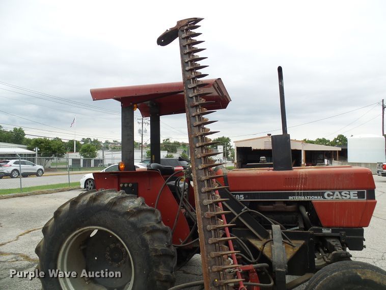 image for item DG2010 1990 Case IH 585  tractor