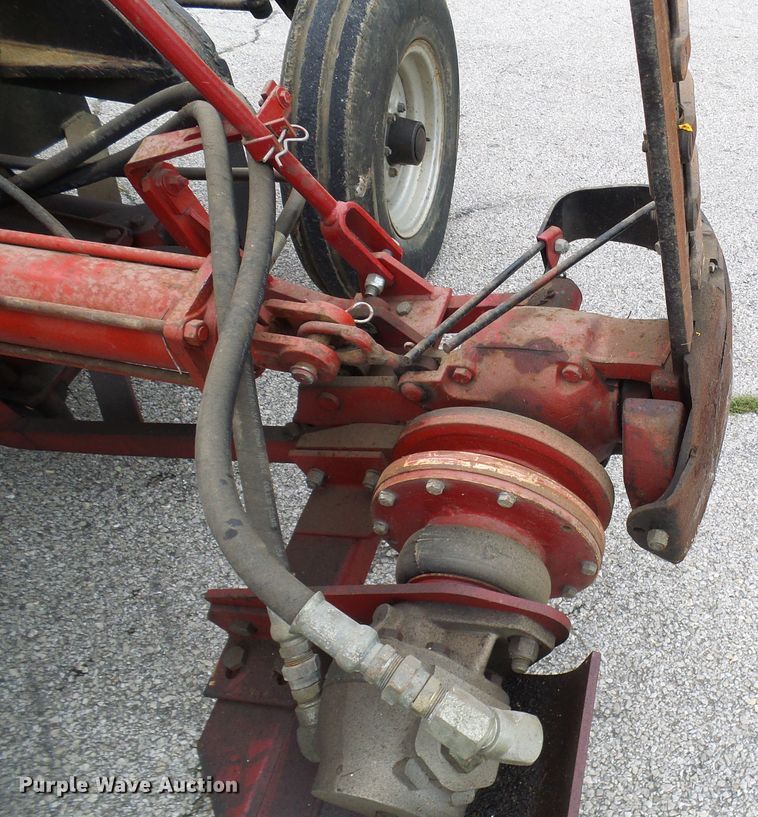 image for item DG2010 1990 Case IH 585  tractor