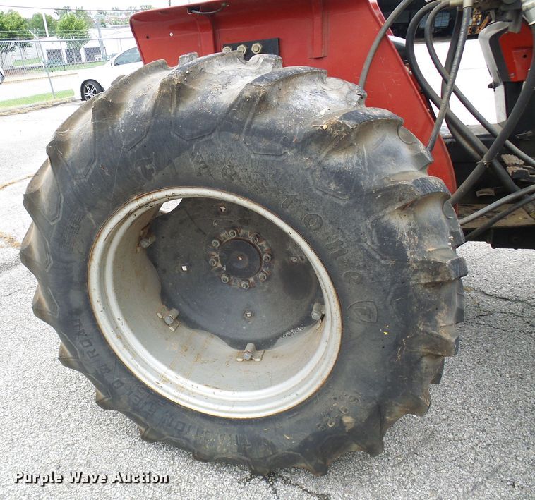 image for item DG2010 1990 Case IH 585  tractor