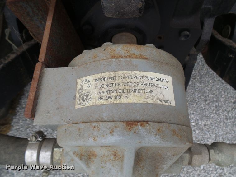 image for item DG2010 1990 Case IH 585  tractor