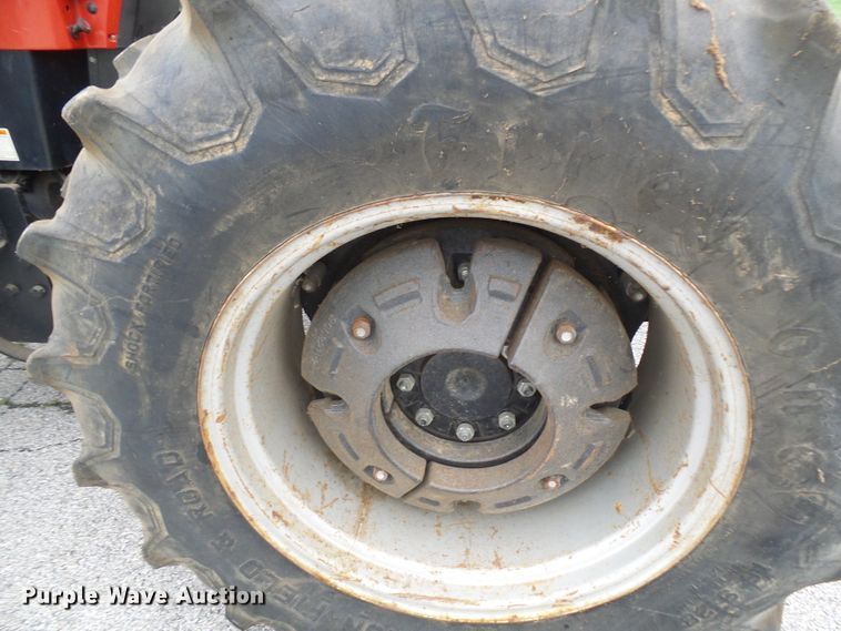 image for item DG2010 1990 Case IH 585  tractor