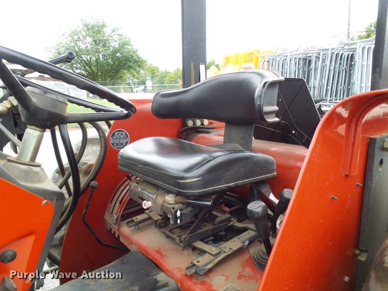 image for item DG2010 1990 Case IH 585  tractor