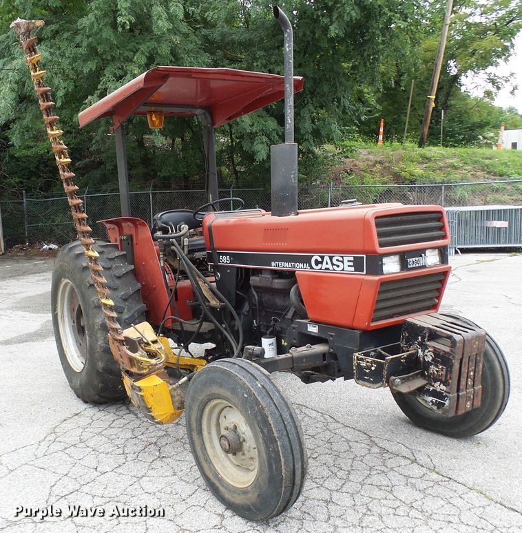 image for item DG2011 1988 Case IH 585  tractor