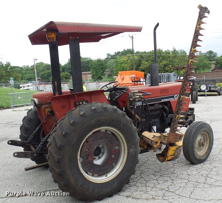 image for item DG2011 1988 Case IH 585  tractor