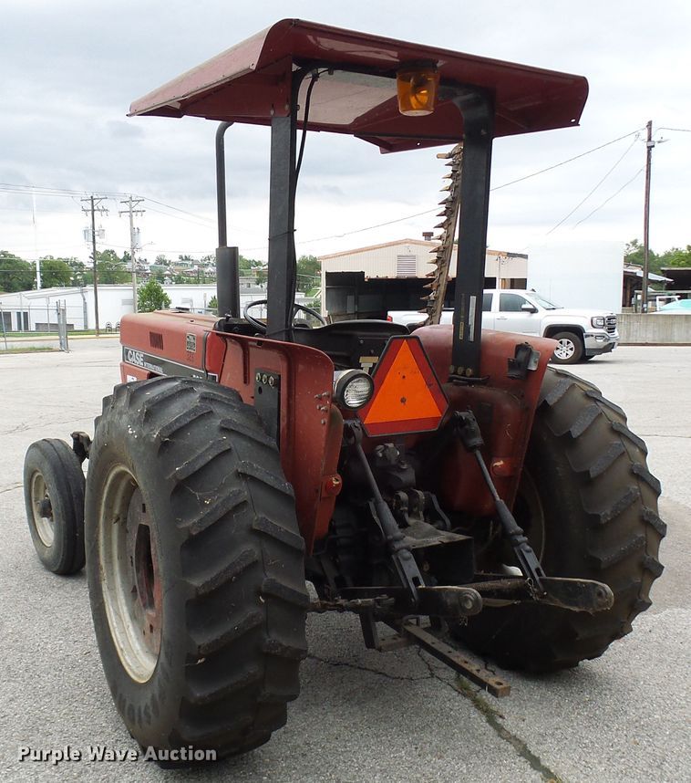 image for item DG2011 1988 Case IH 585  tractor