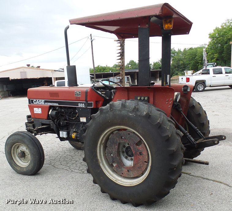image for item DG2011 1988 Case IH 585  tractor