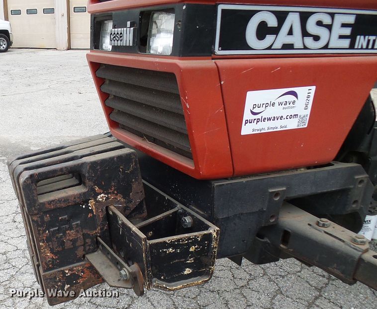 image for item DG2011 1988 Case IH 585  tractor