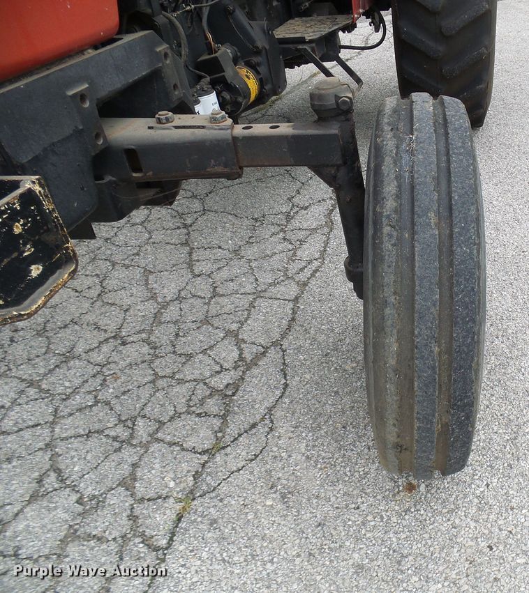 image for item DG2011 1988 Case IH 585  tractor