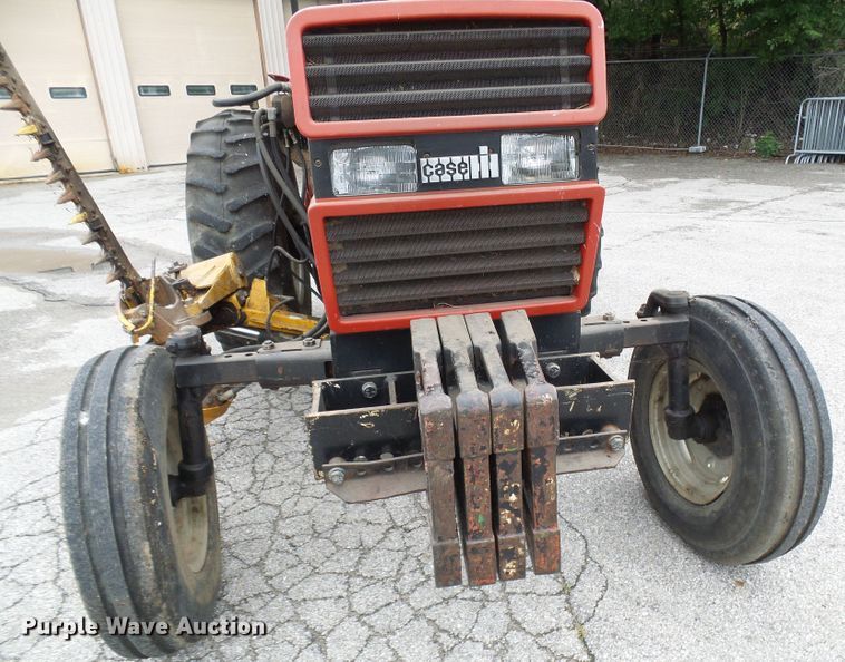 image for item DG2011 1988 Case IH 585  tractor