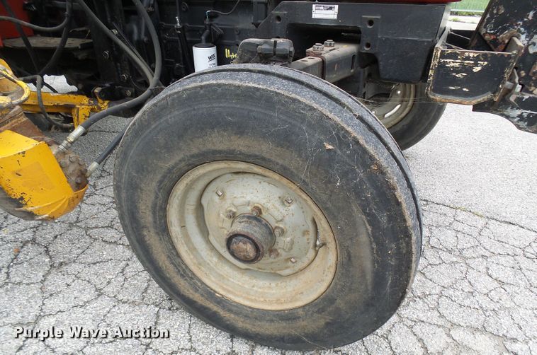 image for item DG2011 1988 Case IH 585  tractor