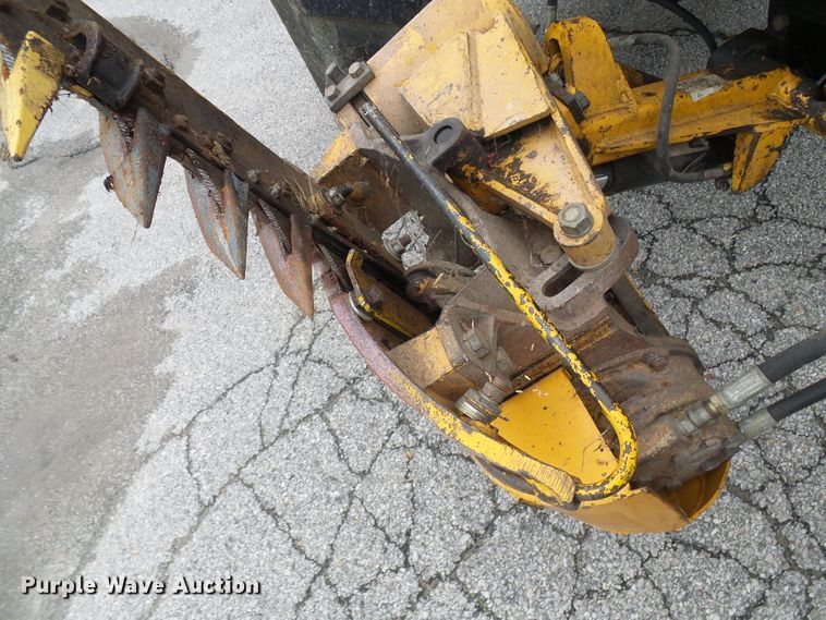 image for item DG2011 1988 Case IH 585  tractor