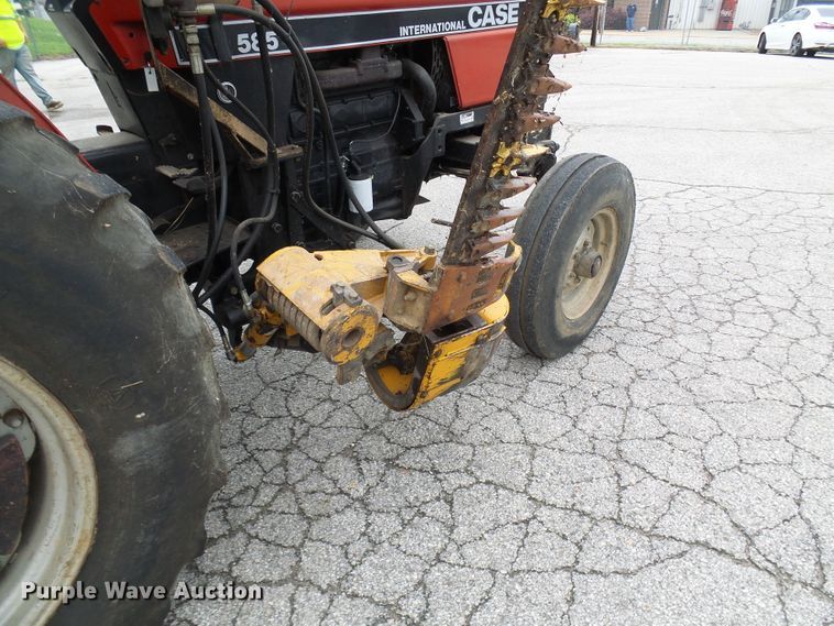 image for item DG2011 1988 Case IH 585  tractor