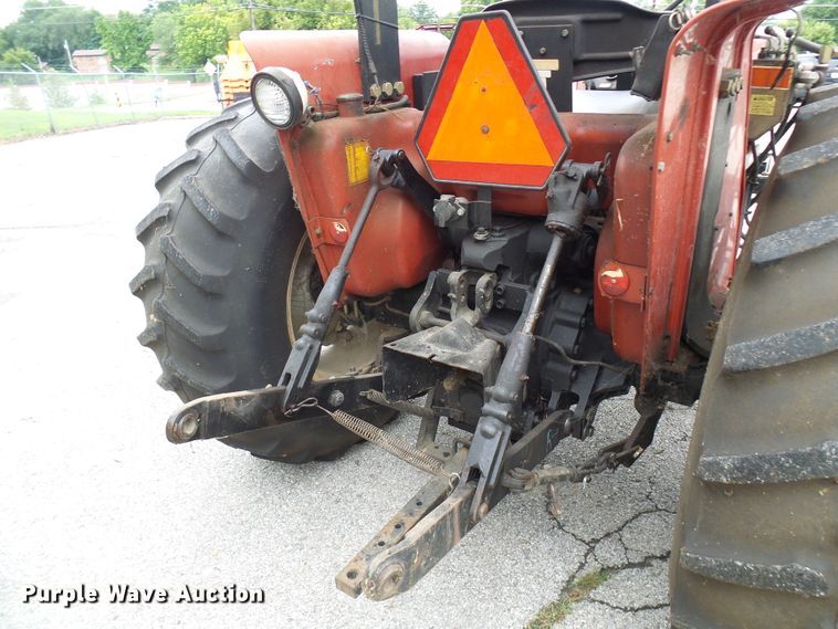 image for item DG2011 1988 Case IH 585  tractor