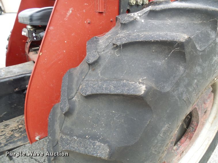 image for item DG2011 1988 Case IH 585  tractor