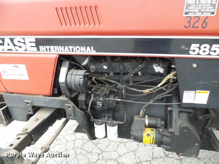 image for item DG2011 1988 Case IH 585  tractor