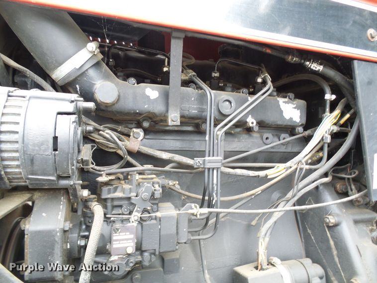 image for item DG2011 1988 Case IH 585  tractor