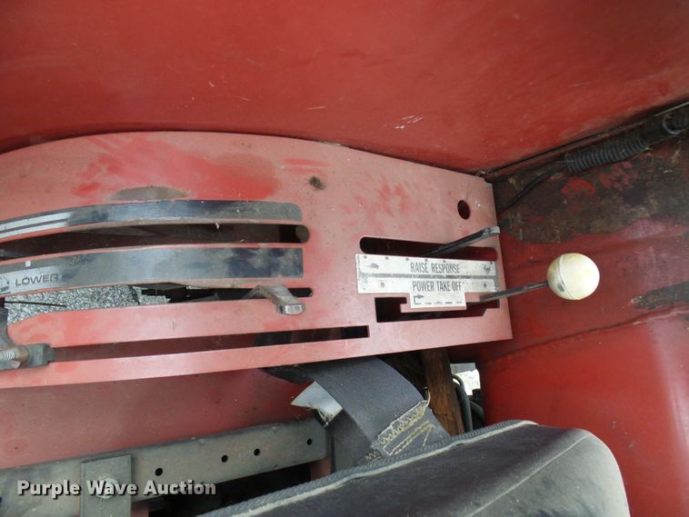 image for item DG2011 1988 Case IH 585  tractor