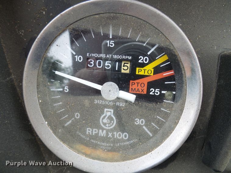 image for item DG2011 1988 Case IH 585  tractor