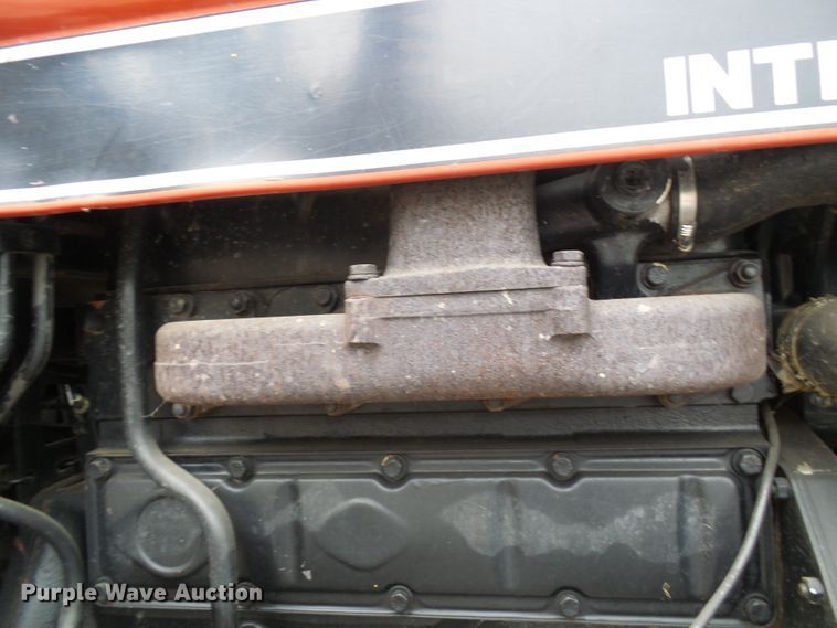 image for item DG2011 1988 Case IH 585  tractor