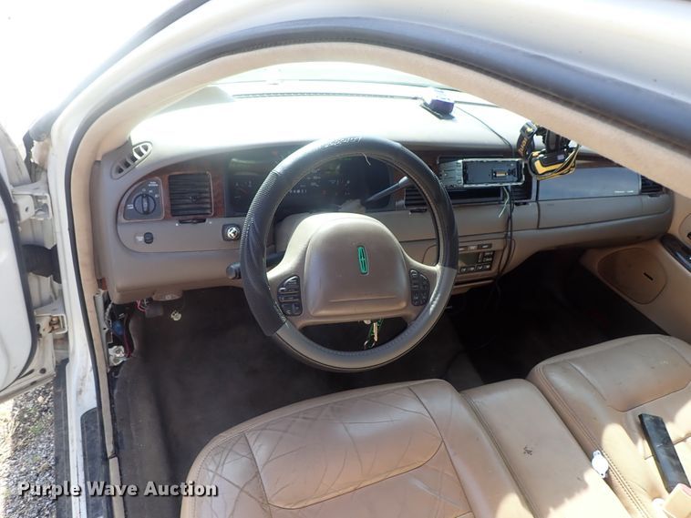 image for item DG2340 1998 Lincoln Town Car