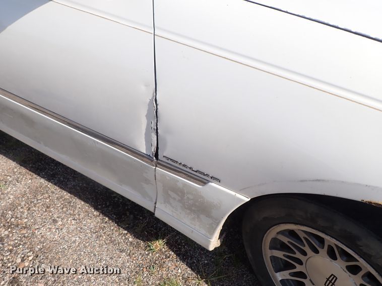 image for item DG2340 1998 Lincoln Town Car