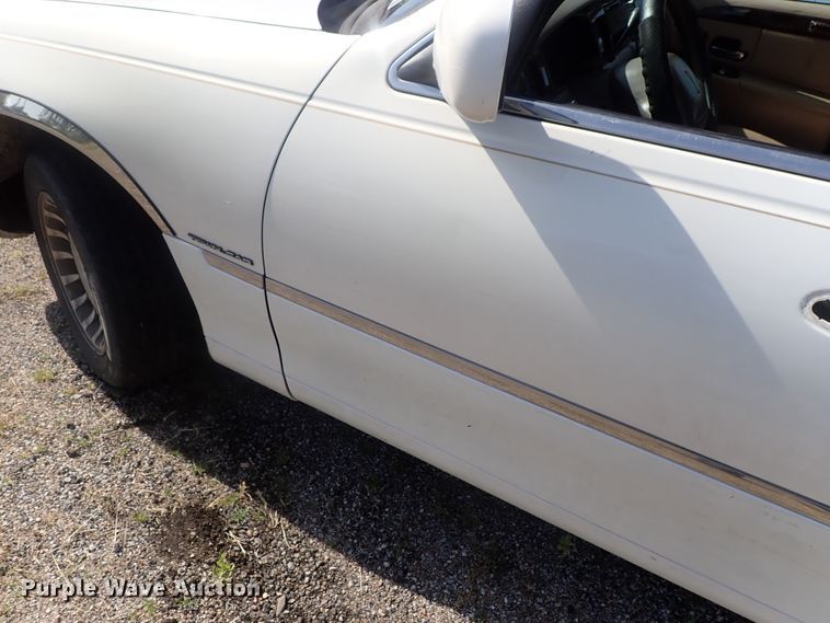 image for item DG2340 1998 Lincoln Town Car