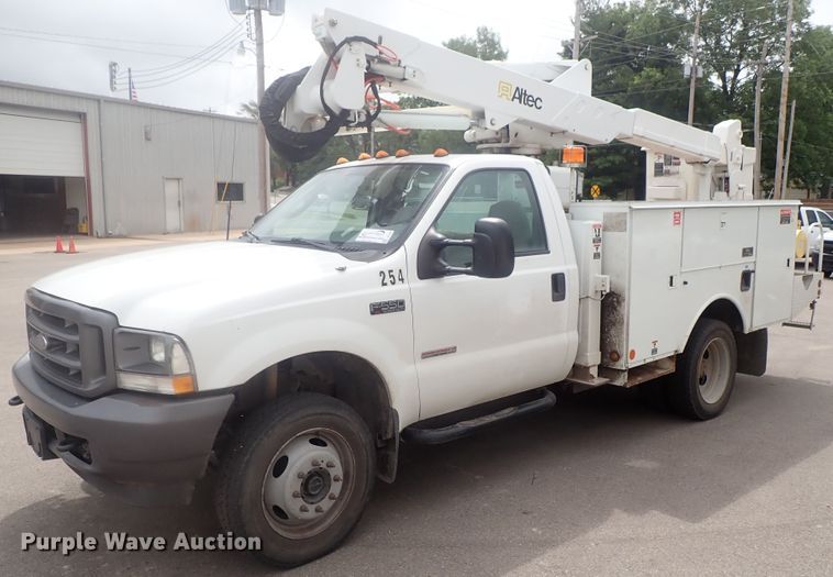 image for item DG2401 2003 Ford F550 Super Duty  bucket truck
