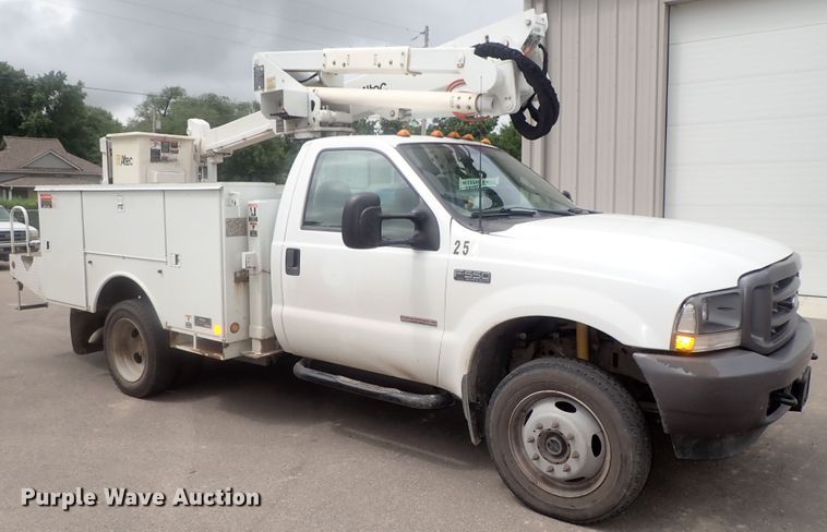 image for item DG2401 2003 Ford F550 Super Duty  bucket truck
