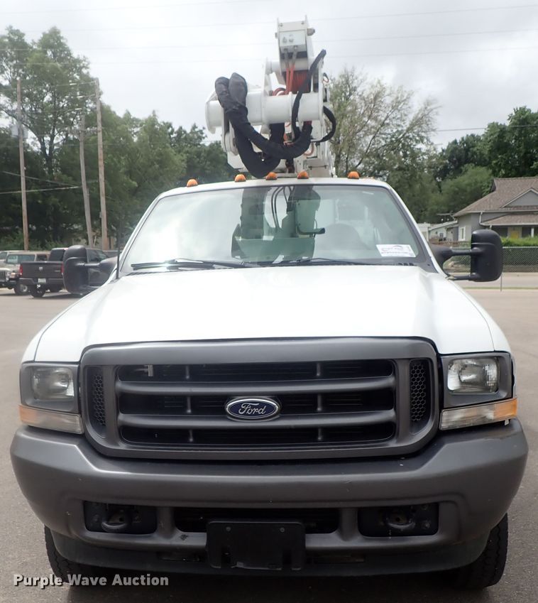 image for item DG2401 2003 Ford F550 Super Duty  bucket truck