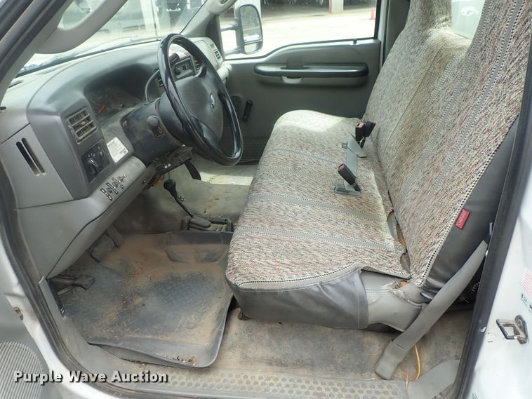 image for item DG2401 2003 Ford F550 Super Duty  bucket truck