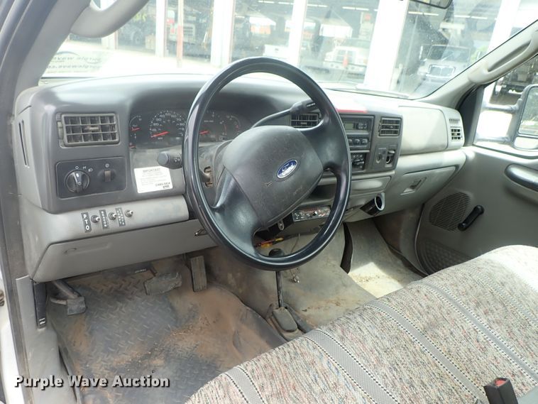 image for item DG2401 2003 Ford F550 Super Duty  bucket truck