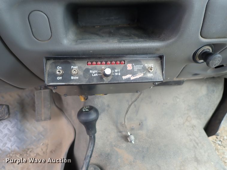 image for item DG2401 2003 Ford F550 Super Duty  bucket truck