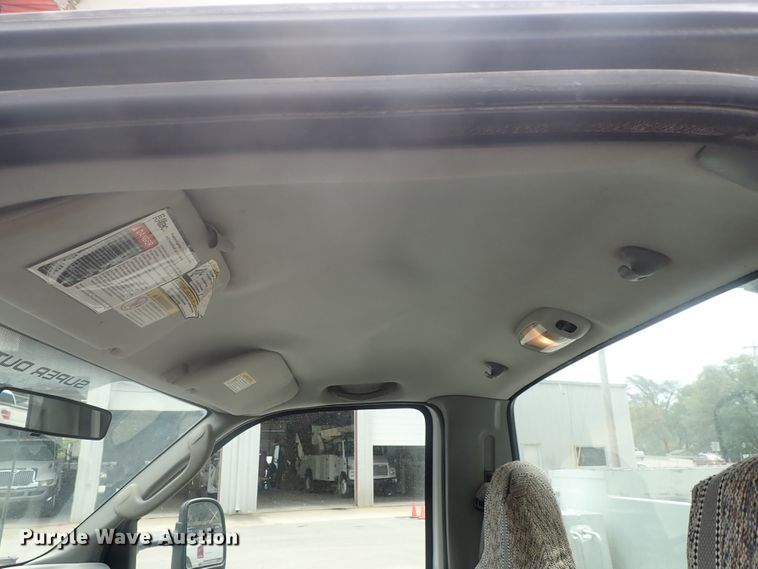 image for item DG2401 2003 Ford F550 Super Duty  bucket truck