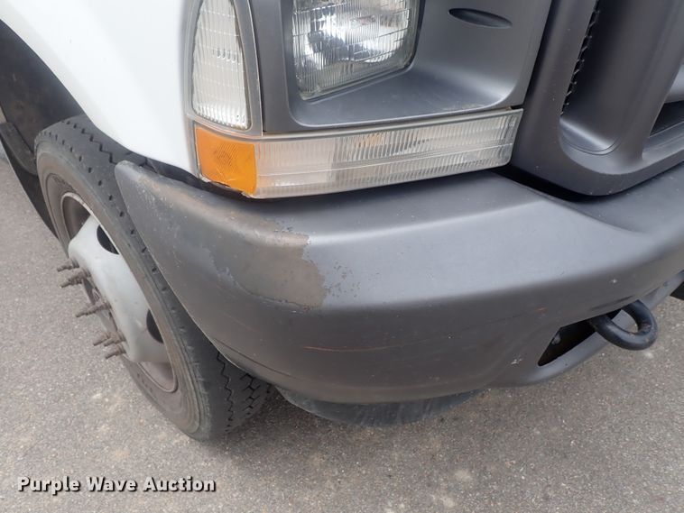 image for item DG2401 2003 Ford F550 Super Duty  bucket truck