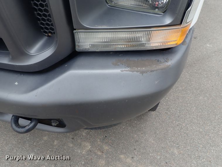 image for item DG2401 2003 Ford F550 Super Duty  bucket truck